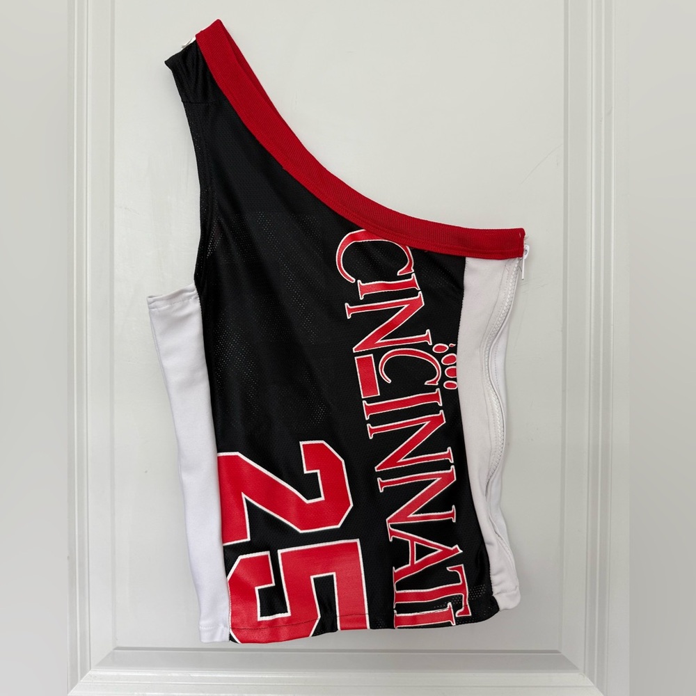 ❤️ONE OF ONE❤️ University of Cincinnati reworked basketball jersey top